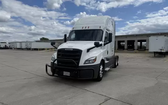 Freightliner Cascadia 2022 white color with price and company logo