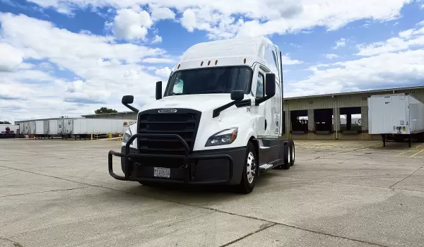 Freightliner Cascadia 2022 / 512k | Furex Inc