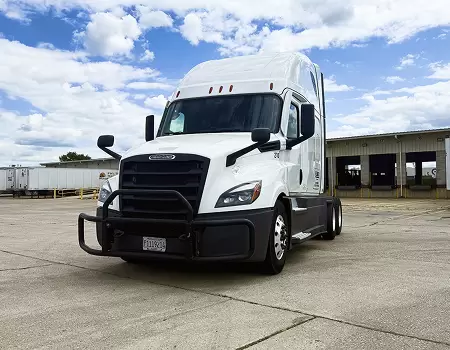 Freightliner Cascadia White with sleeper