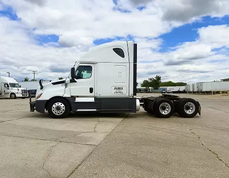 Freightliner Cascadia 2022 white Furex 